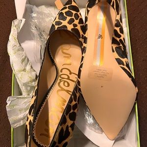 Sam Edelman giraffe print shoes - never worn.